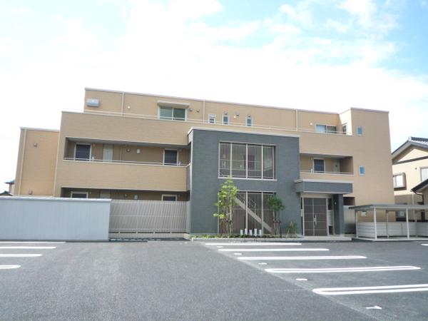 コンフィリーヌ