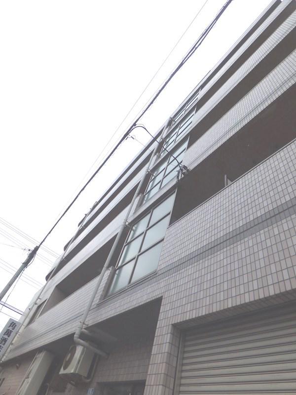角ビル(2DK/4階)