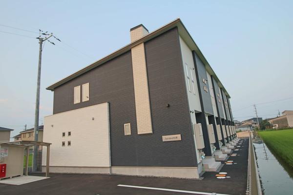 ラ・イース松新町