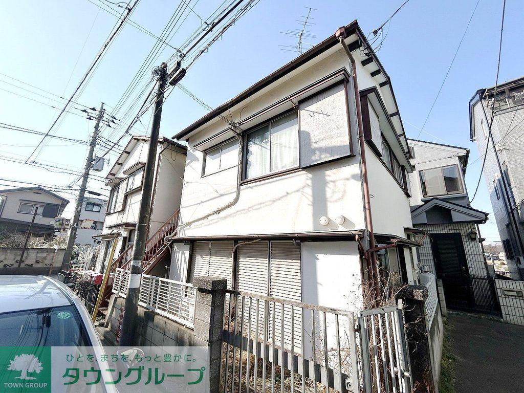 DEN HOUSE
