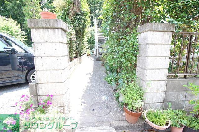 シャイニングハイツ