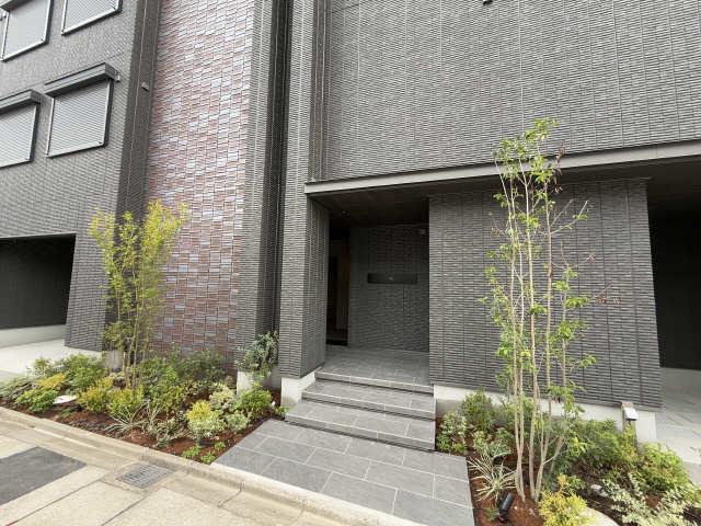 地下鉄東山線 本陣駅 徒歩7分 3階建 築1年