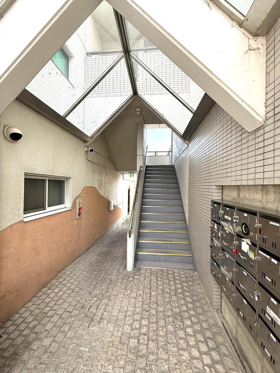 インターステイツ三条