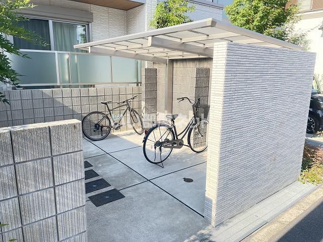 アムール ジュネス