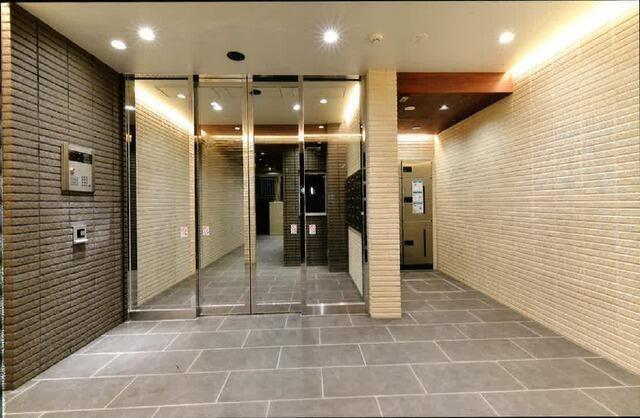 PORTSIDE URBAN RESIDENCE