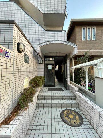 ピラミデ川口
