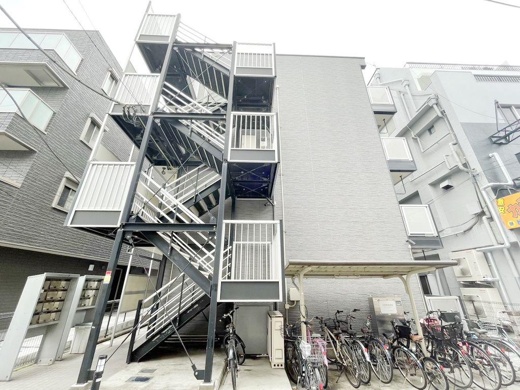 レオパレス生麦駅前