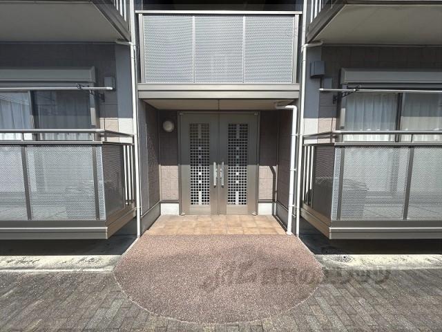 ジュネスコート