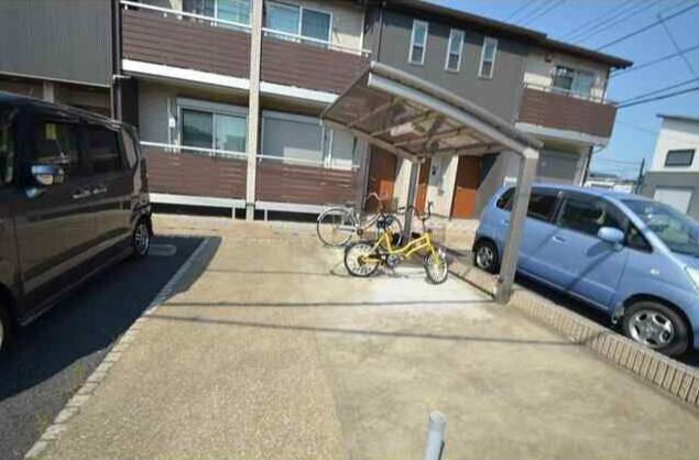 埼玉新都市交通伊奈線 内宿駅 徒歩4分 2階建 築16年
