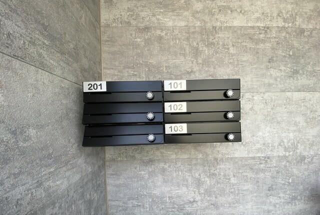 GLOSS TERRACE