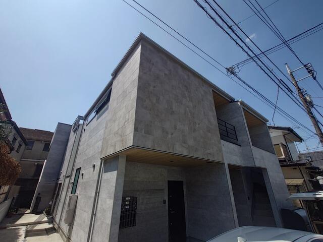 GLOSS TERRACE