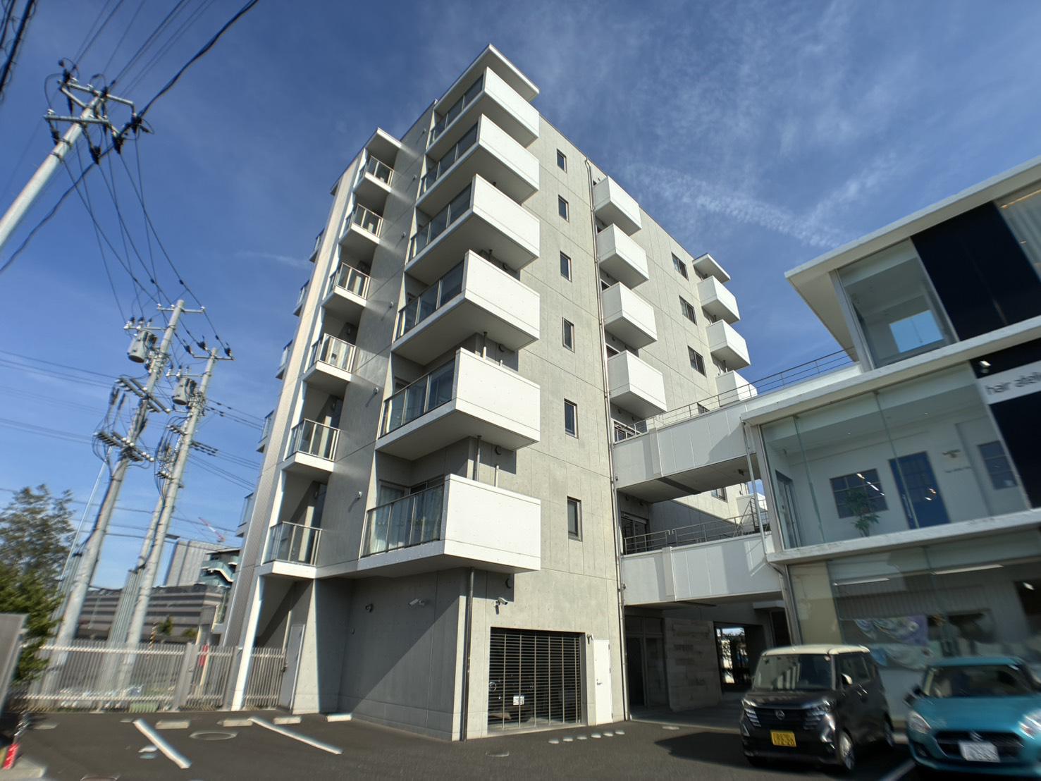 BRANDZ TOMIZAWA