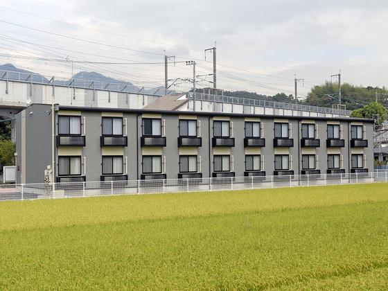 レオパレスパイン滝の下