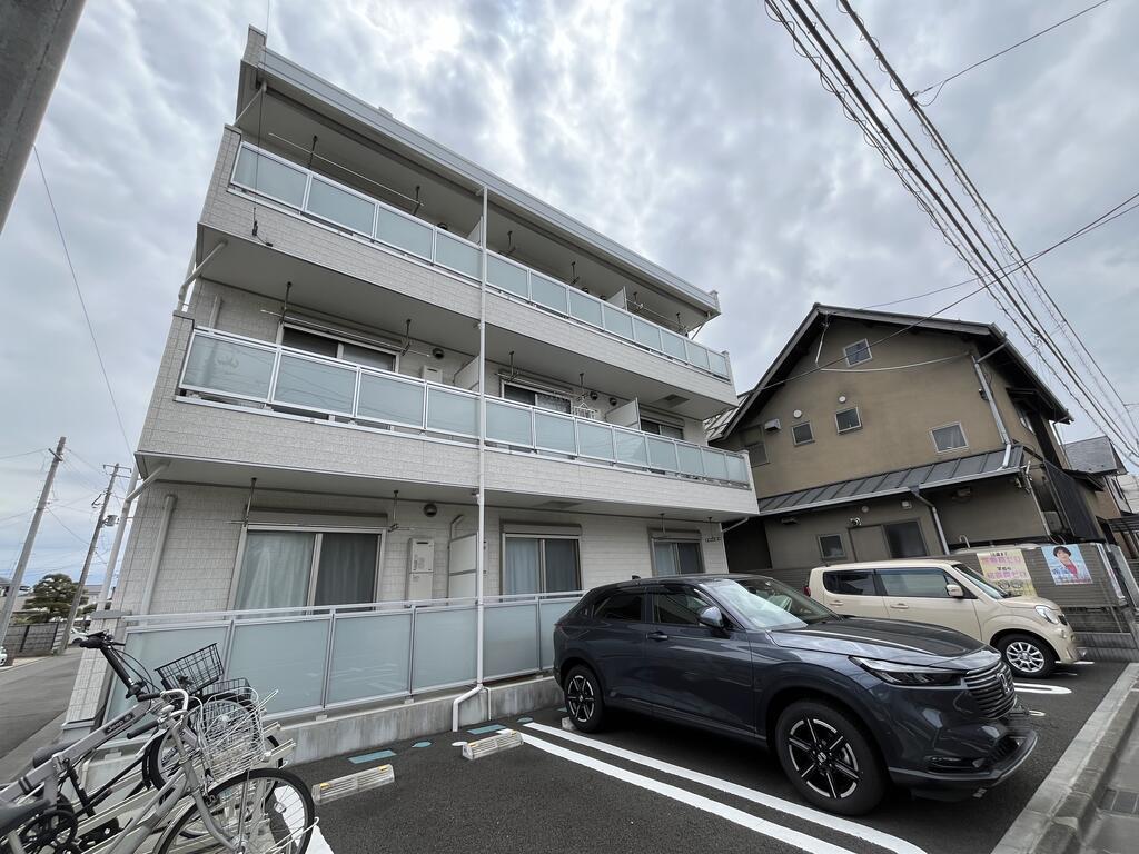 リオレ南小泉