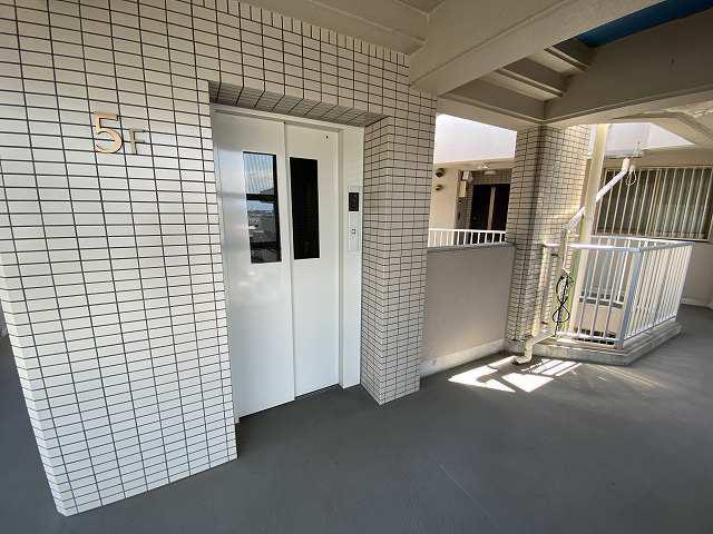 グランヴィ島内