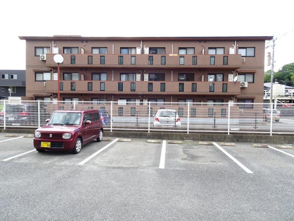 ファミーユ空港南
