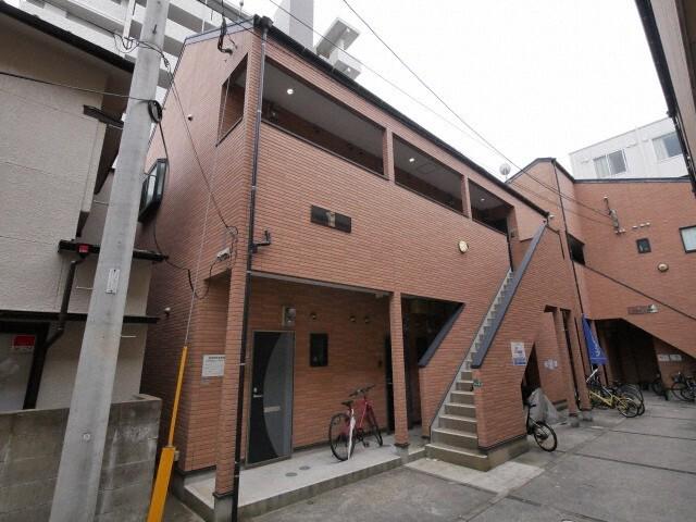 APARTMENT N FIRST