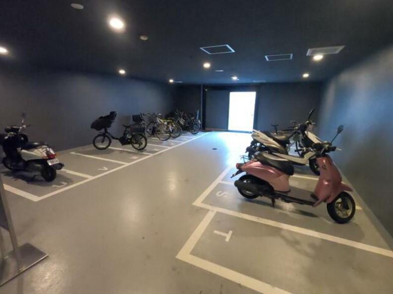 ズーム横浜スクエア