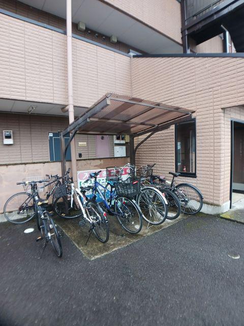 イーストマニ