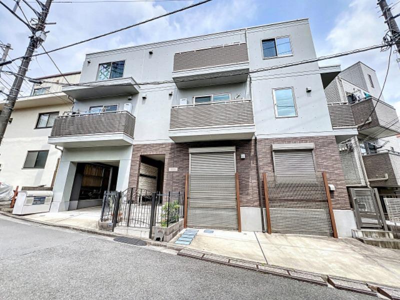 MONTSERRAT YOYOGI UEHARA