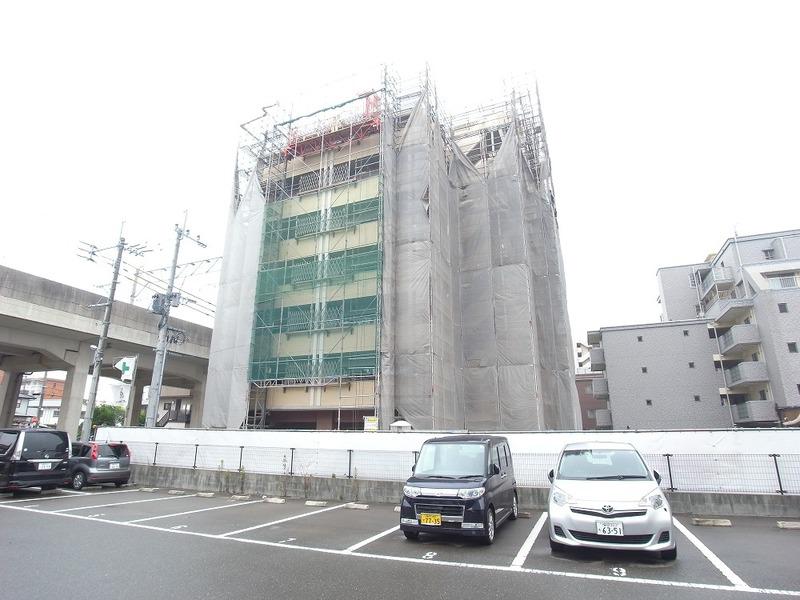 ラファセエスティーロ箱崎駅前
