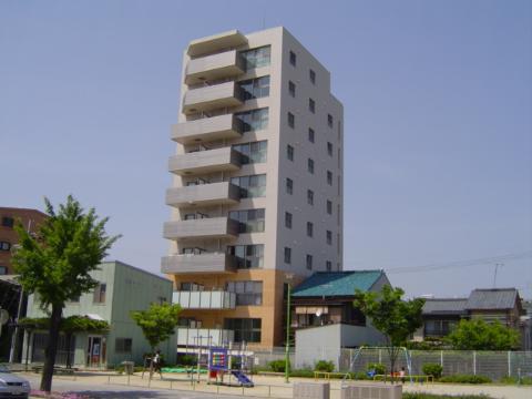 W HOUSE