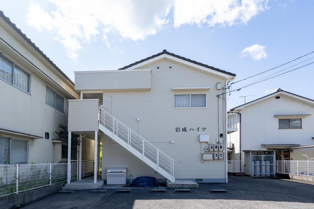 岩成ハイツ