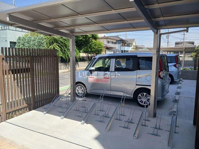 ノーブルラフィネ万平町 A