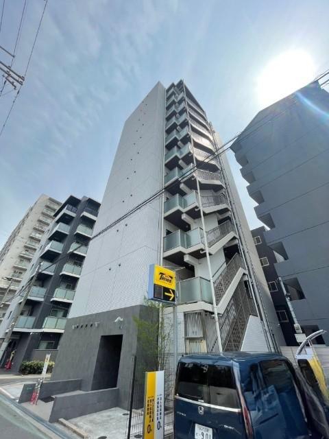 THE RESIDENCE S