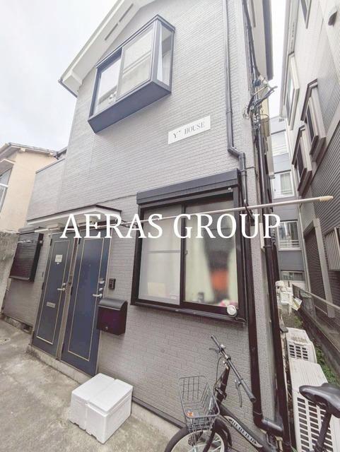 Y′S HOUSE