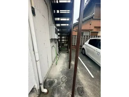 前田荘(1K/2階)の外観写真