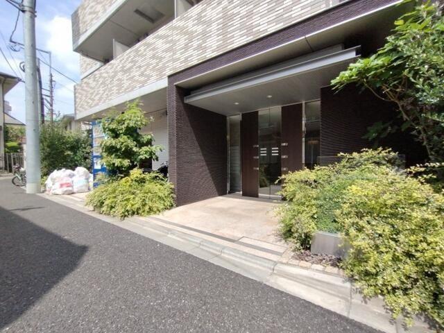ディップス高田馬場駅前