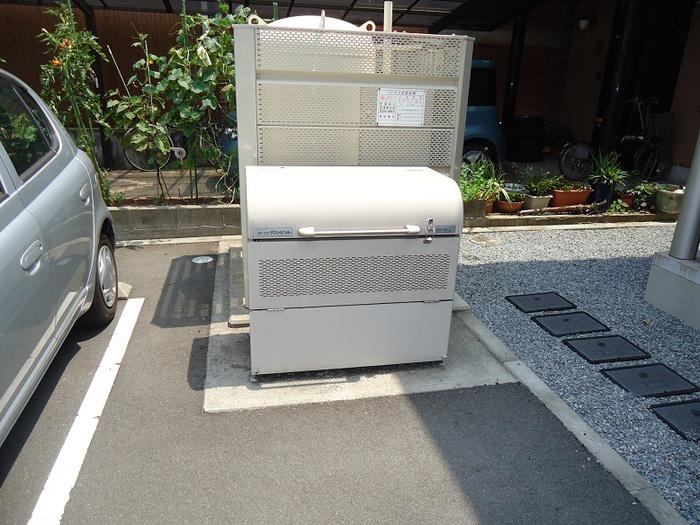 ファミール三原