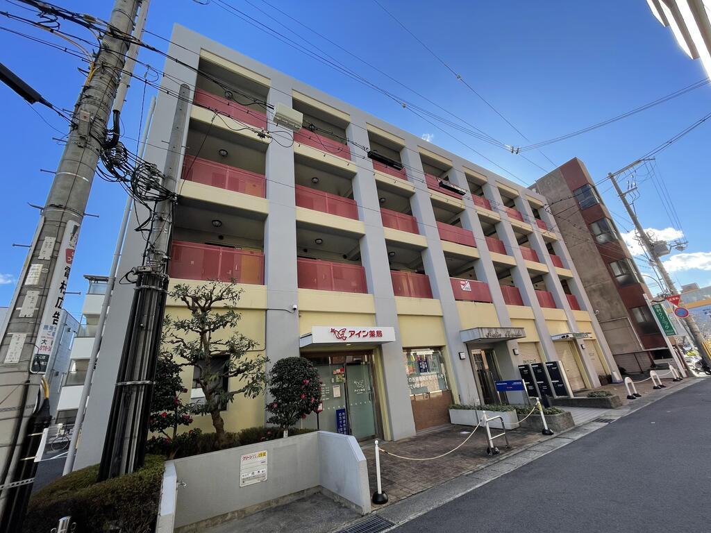 ストゥディオ ダマダ