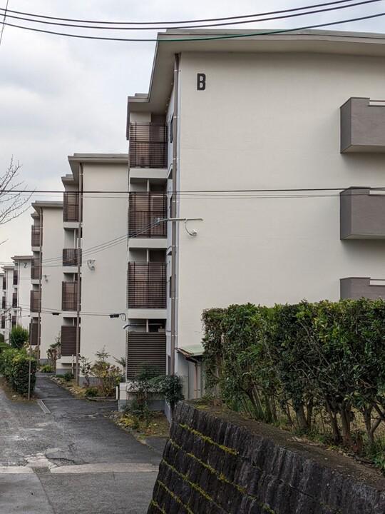 円明寺ヶ丘団地B棟