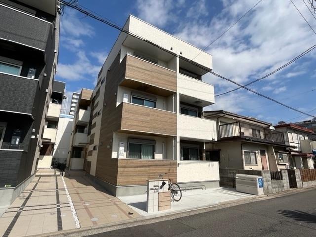 MOVE楽々園イースト