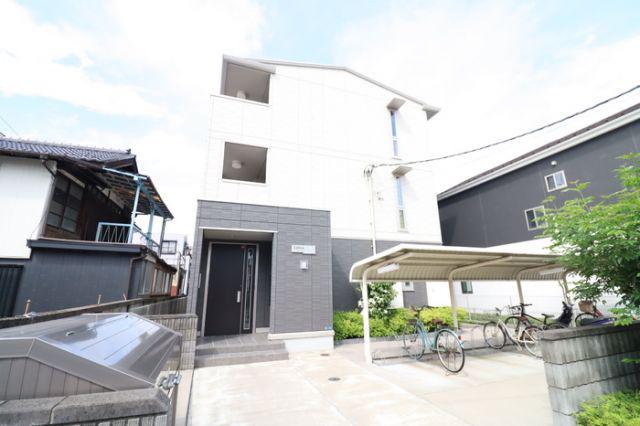 ＪＲ高崎線 桶川駅 徒歩8分 3階建 築9年