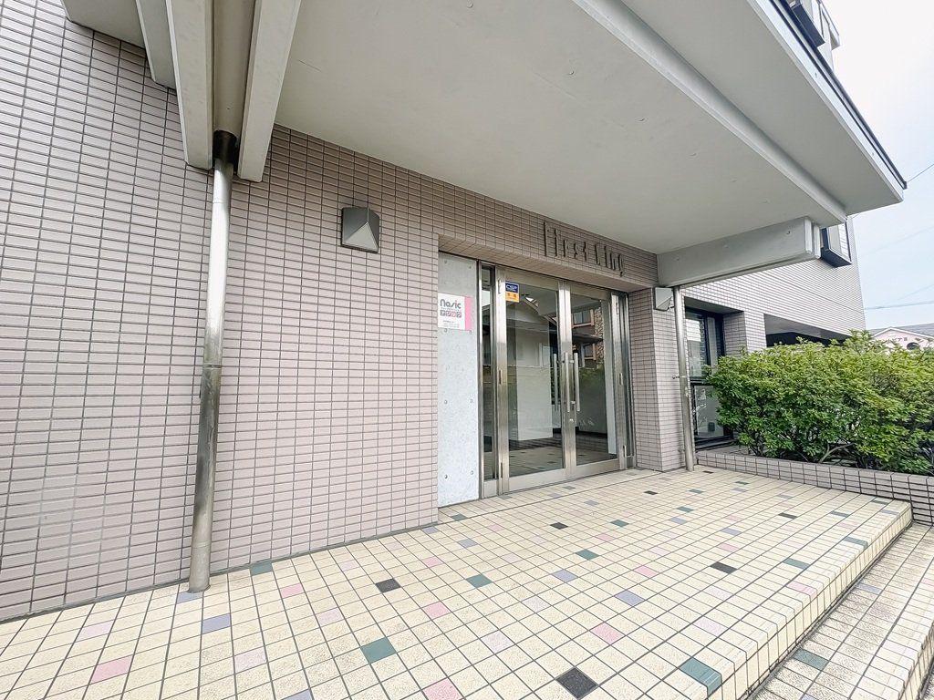 ファースト ウィング