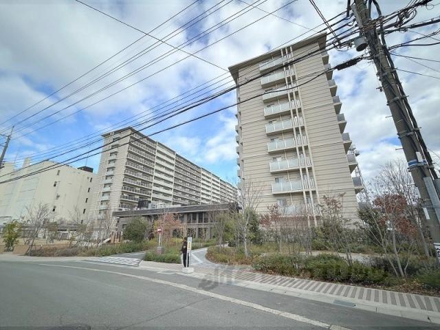 ローレルスクエア長岡京ザ・マークス