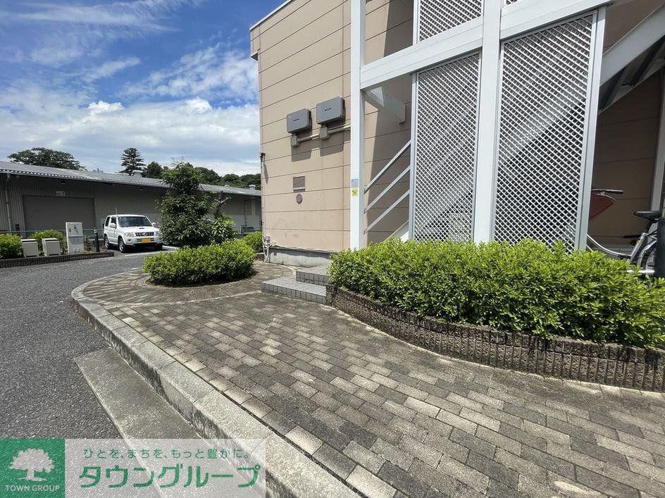 レオパレスタカネ.台