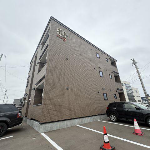 プチメゾン日の出17