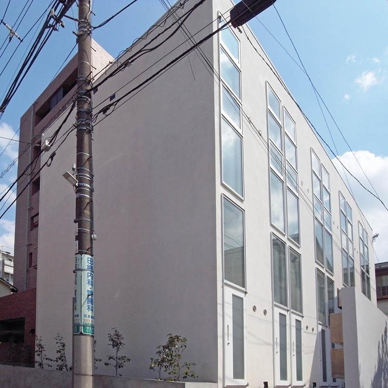 L..A. APARTMENT