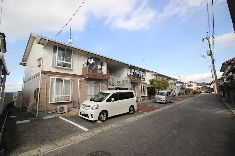 ファミール中川A