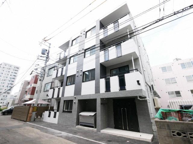 ENCHANTEE医大前