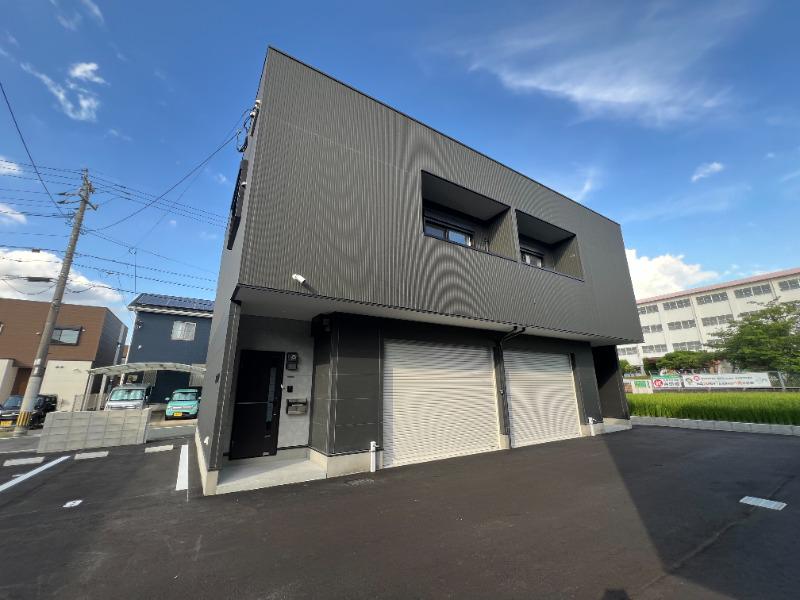 ラグナ・セカGARAGEIV A棟