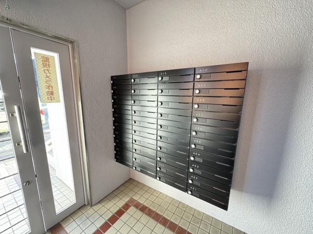ヴィラ二葉の里(1K/3階)の外観写真