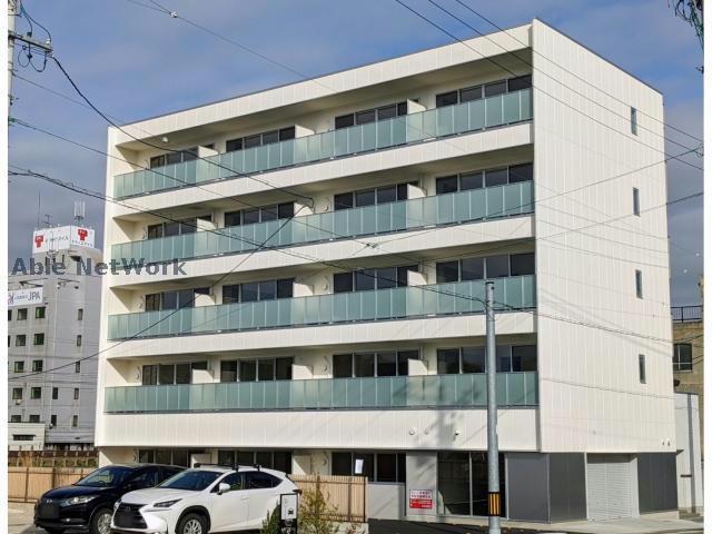 CREST RESIDENCE