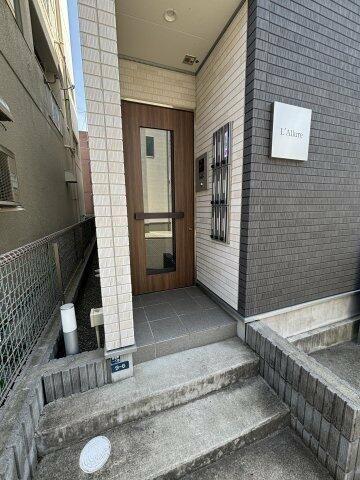 ラリュール