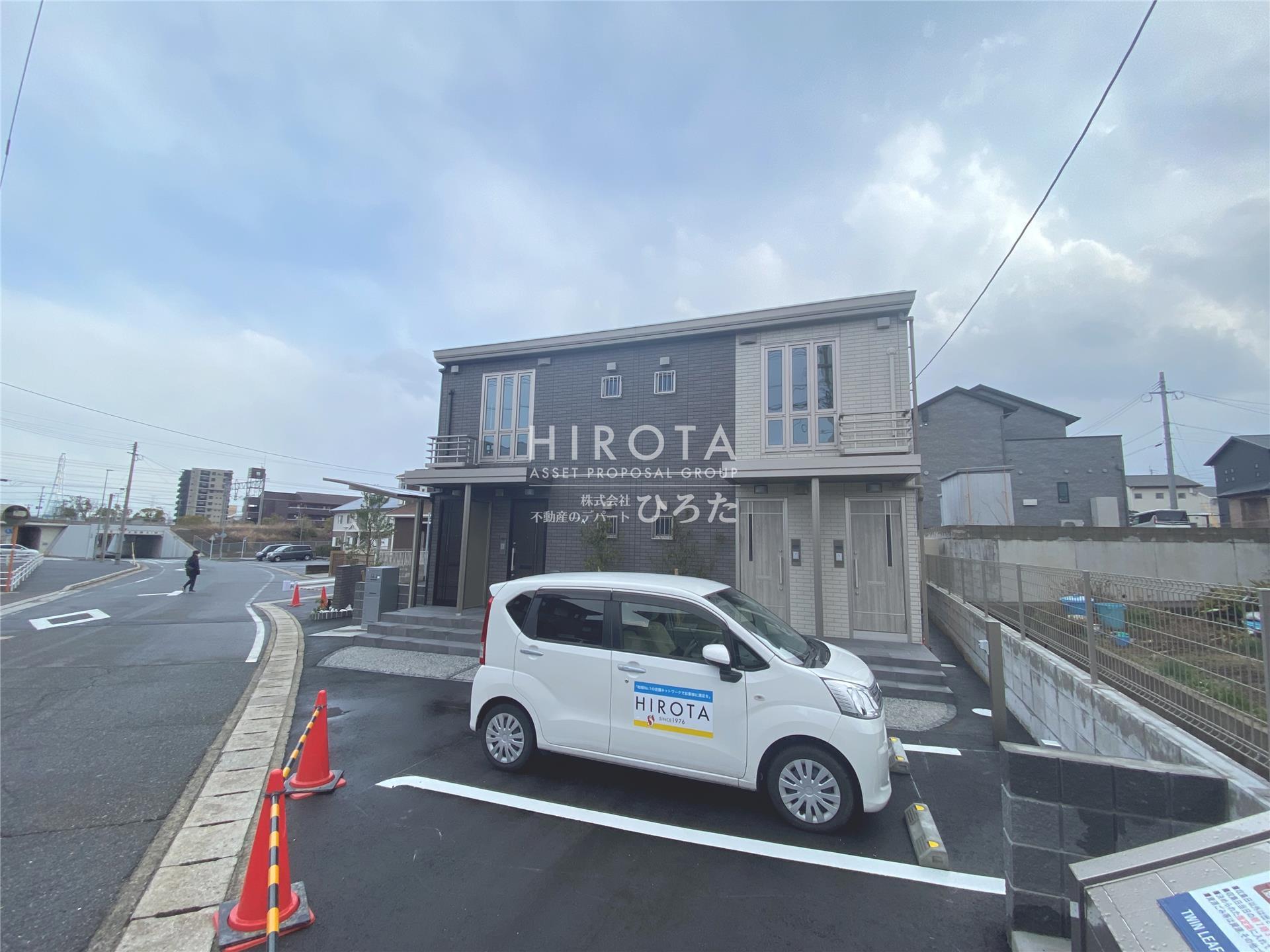 TWIN LEAF COAT A棟