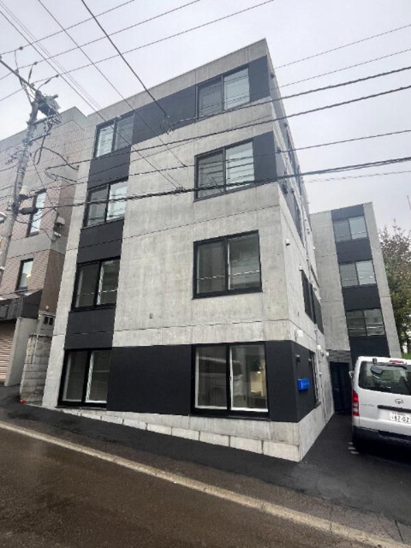 メニーズコート南郷13ST